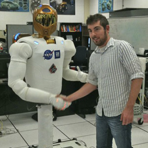 Alex & Robonaut 2_300